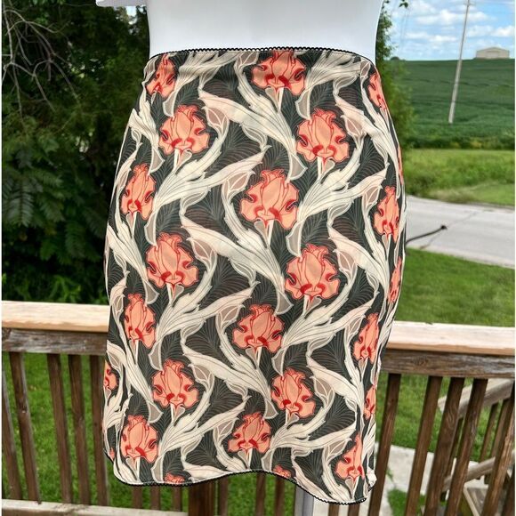 Miaou Moni Floral Mini Skirt Green New Size Medium - Picture 4 of 12